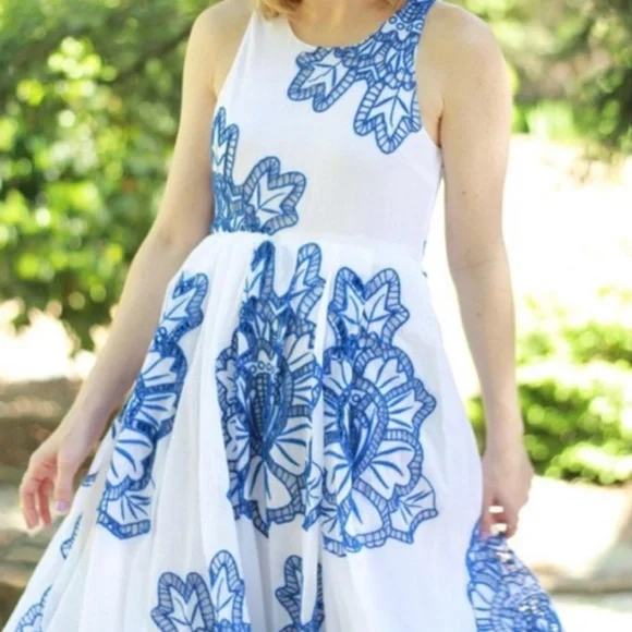 Anthropologie HD in Paris Maxi Dress White with Embroidered Blue Flowers - L - Picture 4 of 12